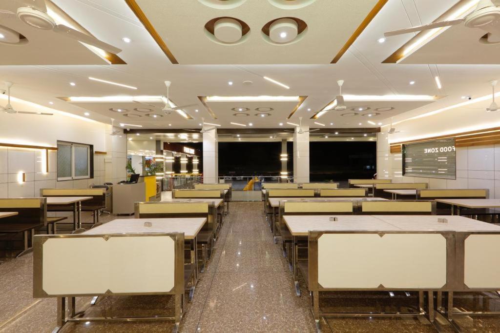 Hotel Decent Unjha Luaran gambar