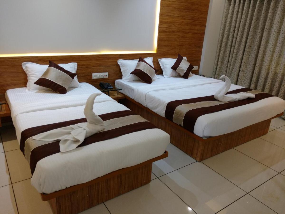 Hotel Decent Unjha Luaran gambar