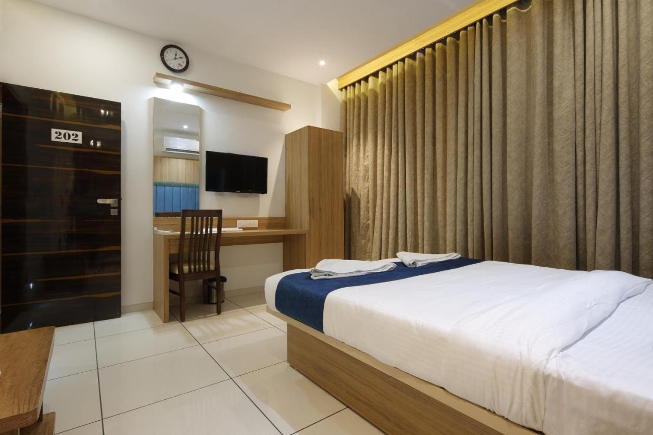 Hotel Decent Unjha Luaran gambar