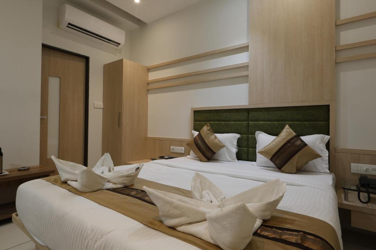 Hotel Decent Unjha Luaran gambar